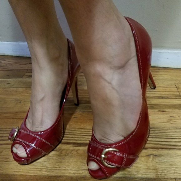STEVE MADDEN Red Patent Leather Peep Toe - Picture 2 of 2